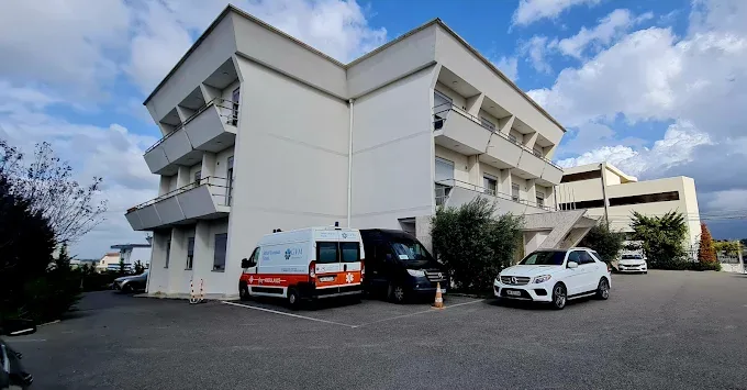 Esterno della struttura ospedaliera presentata da Estetica e Sorriso
